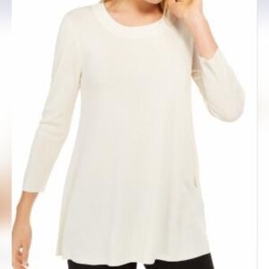 NWT ANNE KLEIN WHITE JEWEL NECK SWEATER (HAS HAS STAIN ON SLEEVE ) LOOKAT PICS